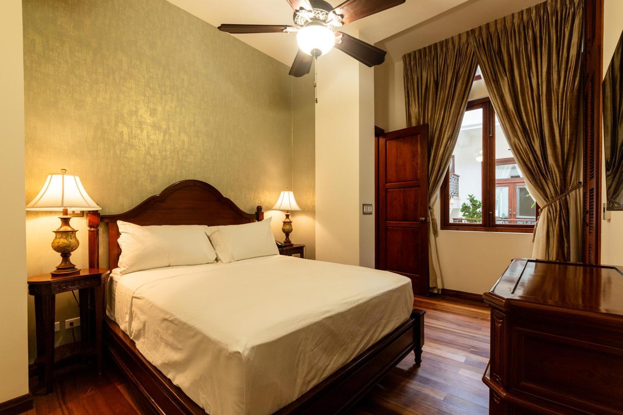 Hotel Plaza Herrera Kota Panama Bagian luar foto