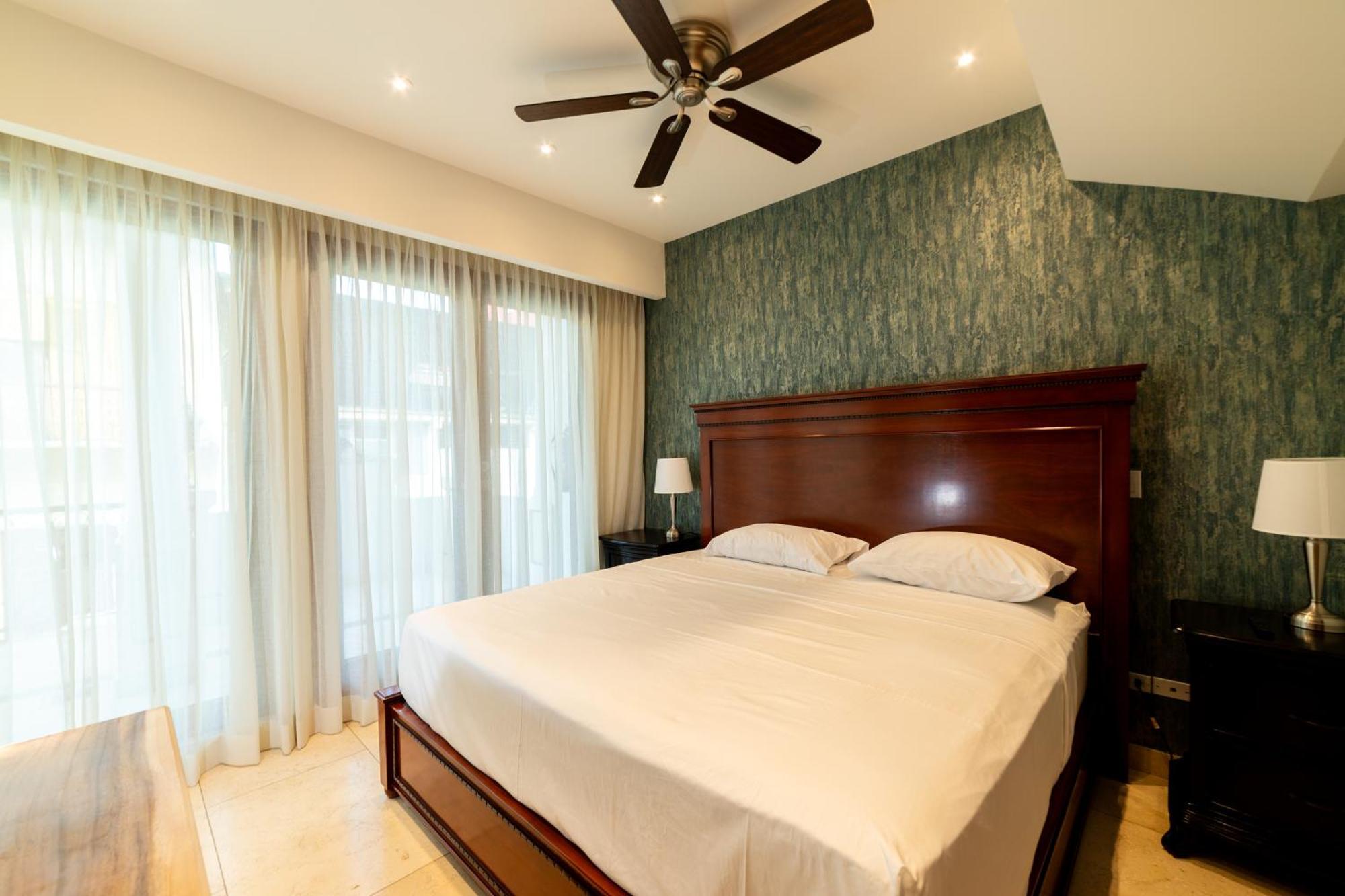 Hotel Plaza Herrera Kota Panama Bagian luar foto